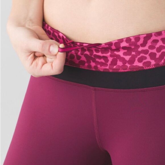 Lululemon run: inspire crop II dashing purple/ace spot jeweled magenta 8 - Picture 5 of 15